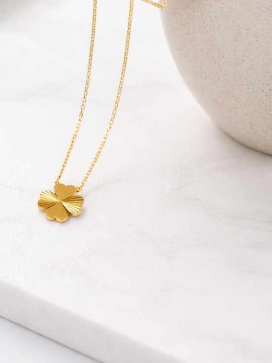 Jewelry - Gold Tone Heart Clover Pendant Necklace